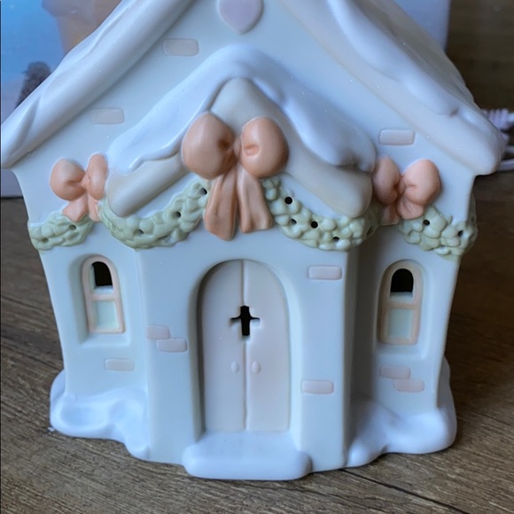 Sugar town Chapel Night Light by Enesco - Picture 3 of 8